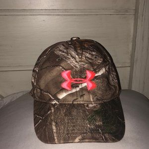 Women’s camo Under Armour hat.